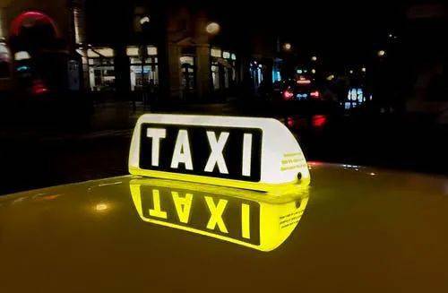 出租车用英语怎么说图片