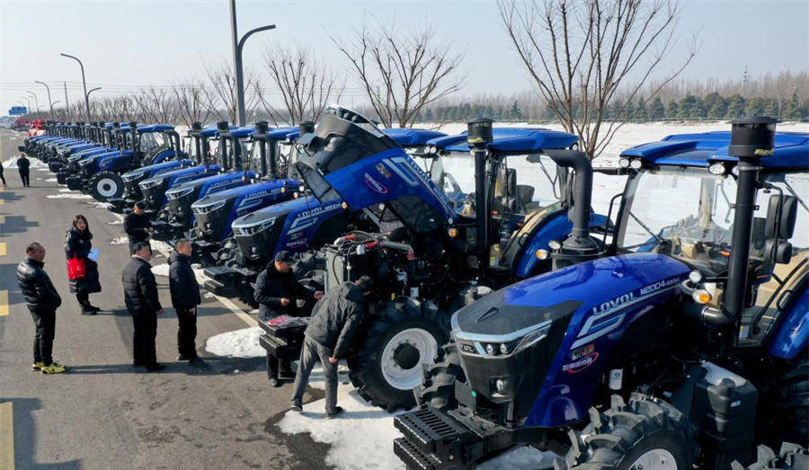 【两会前瞻】2024年房地产政策有哪些变与不变?_融资_发展_关荣雪