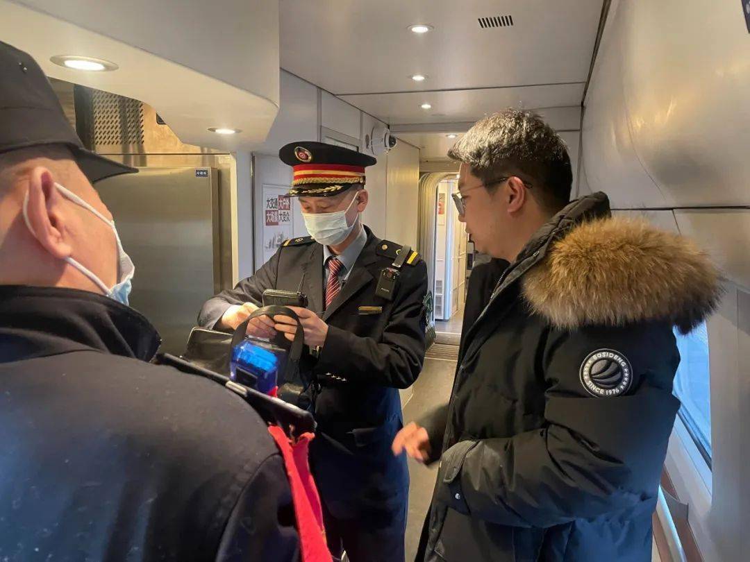 春运日记|春运路上,哈牡动车车队好人好事"一箩筐"_列车长_赵海峰