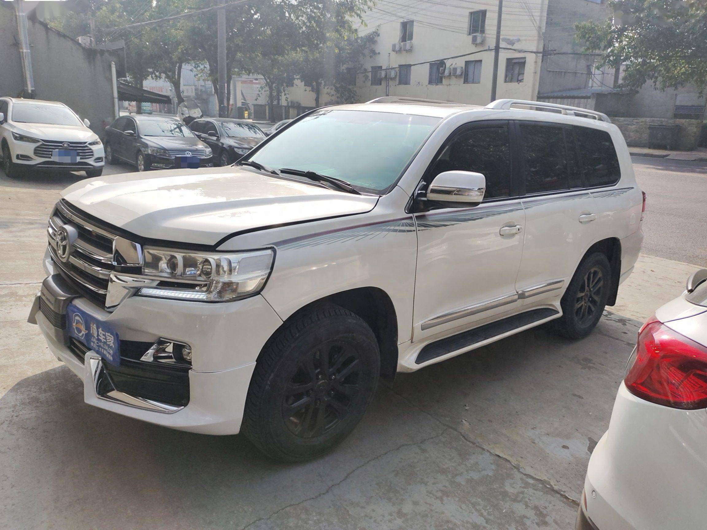 话说成都门店来了一位客户,委托我们检测一台丰田兰德酷路泽,车已经开