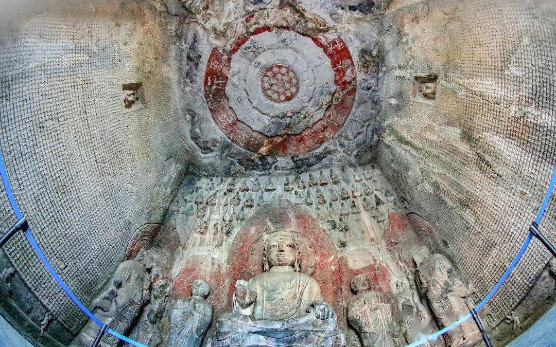 龙门石壁开出了花