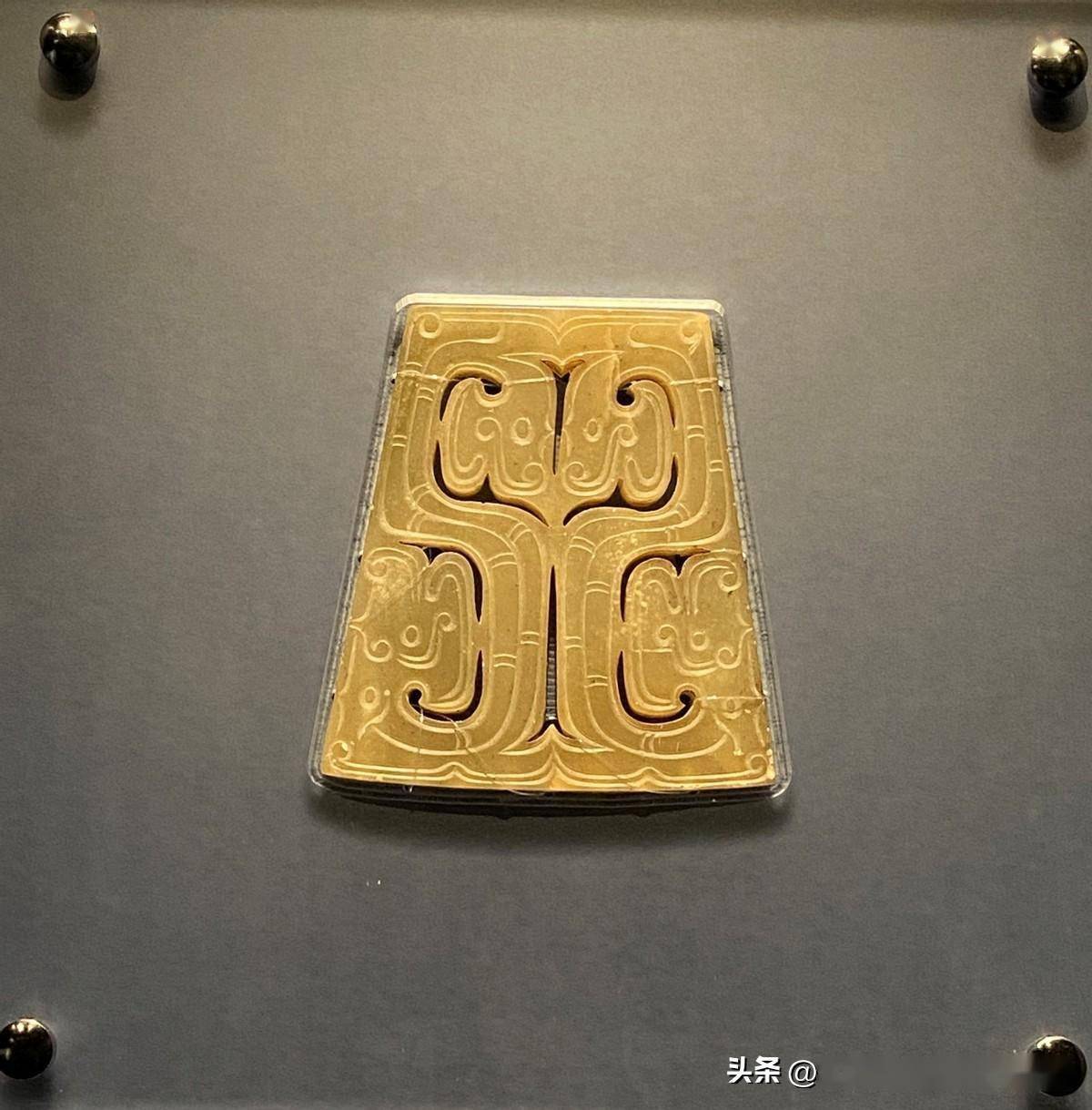 晋博玉器:西周和春秋战国,龙纹均灵动,却又各有不同_龙形_赵卿墓_技法