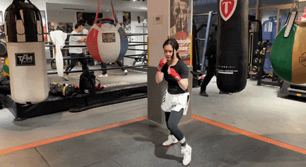 记者体验拳击运动竟碰到了郑州乐莹