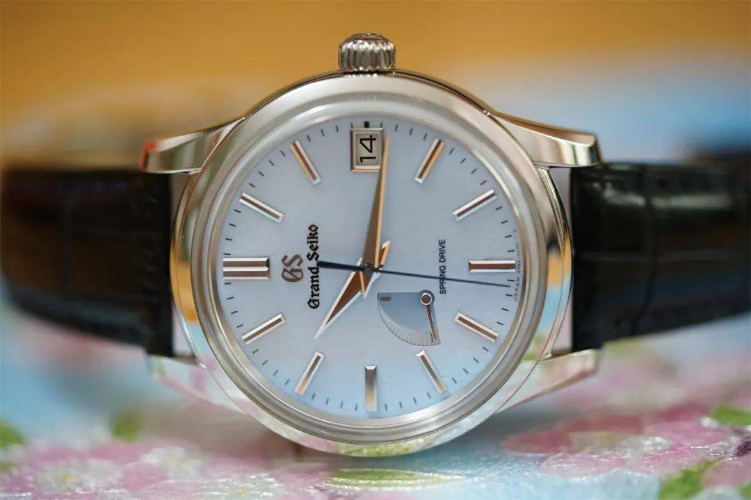 失败600多次后,做出了划时代的机芯_精工_动力_表盘