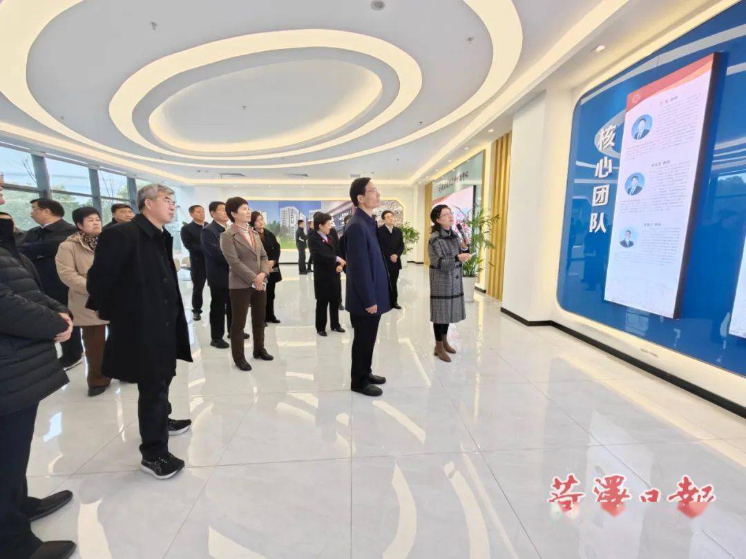 代表团先后来到"两湖"创新区规划展示馆,理想汽车常州基地,江苏恒立