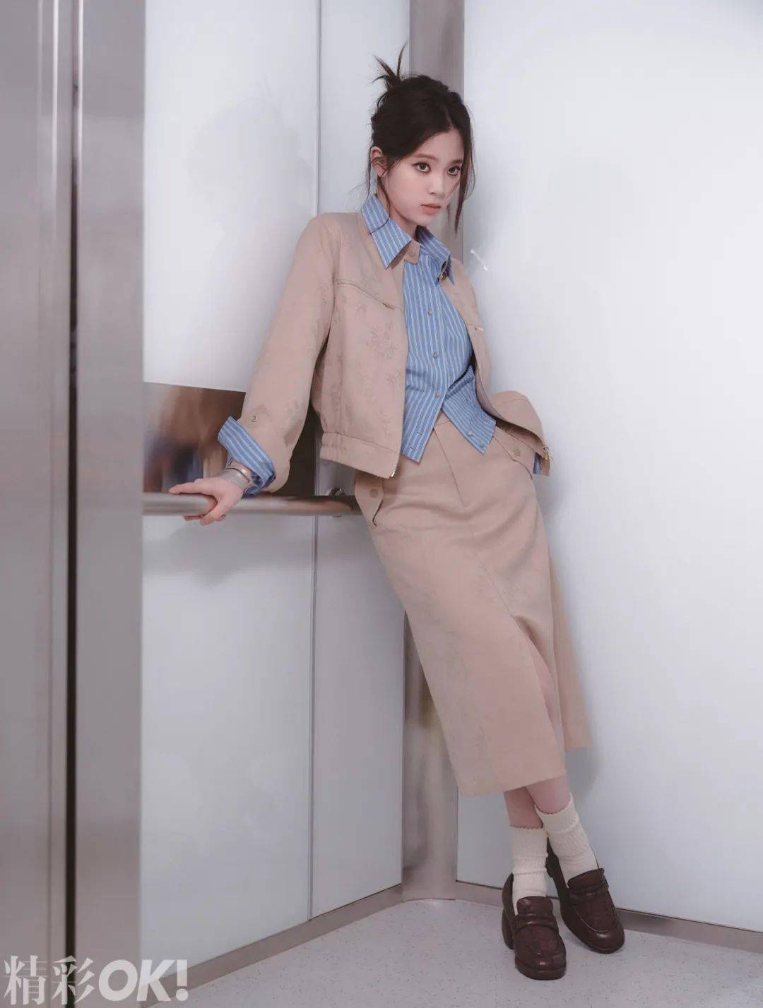 封面|欧阳娜娜 不确定 也很好_love_系列_bee