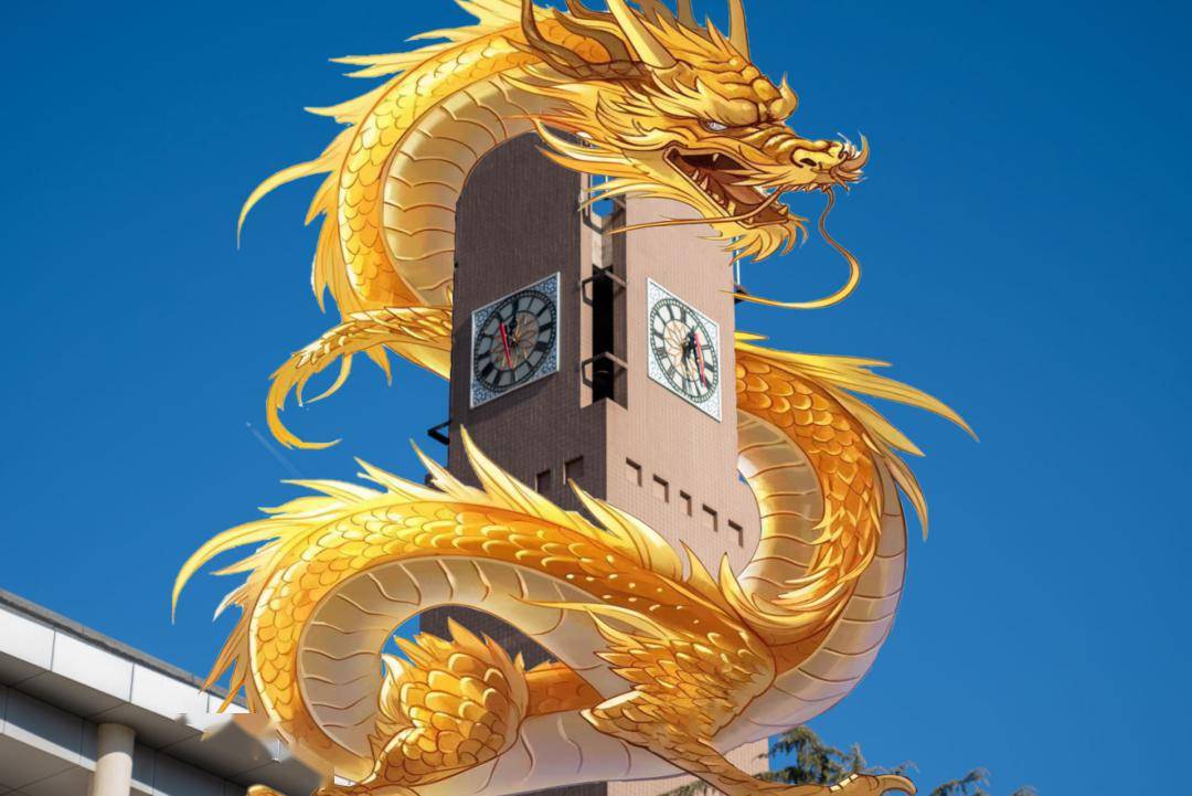 被郁郁葱葱的草木簇拥着,斑斓的地面铺向远方……清风拂面,龙腾万象