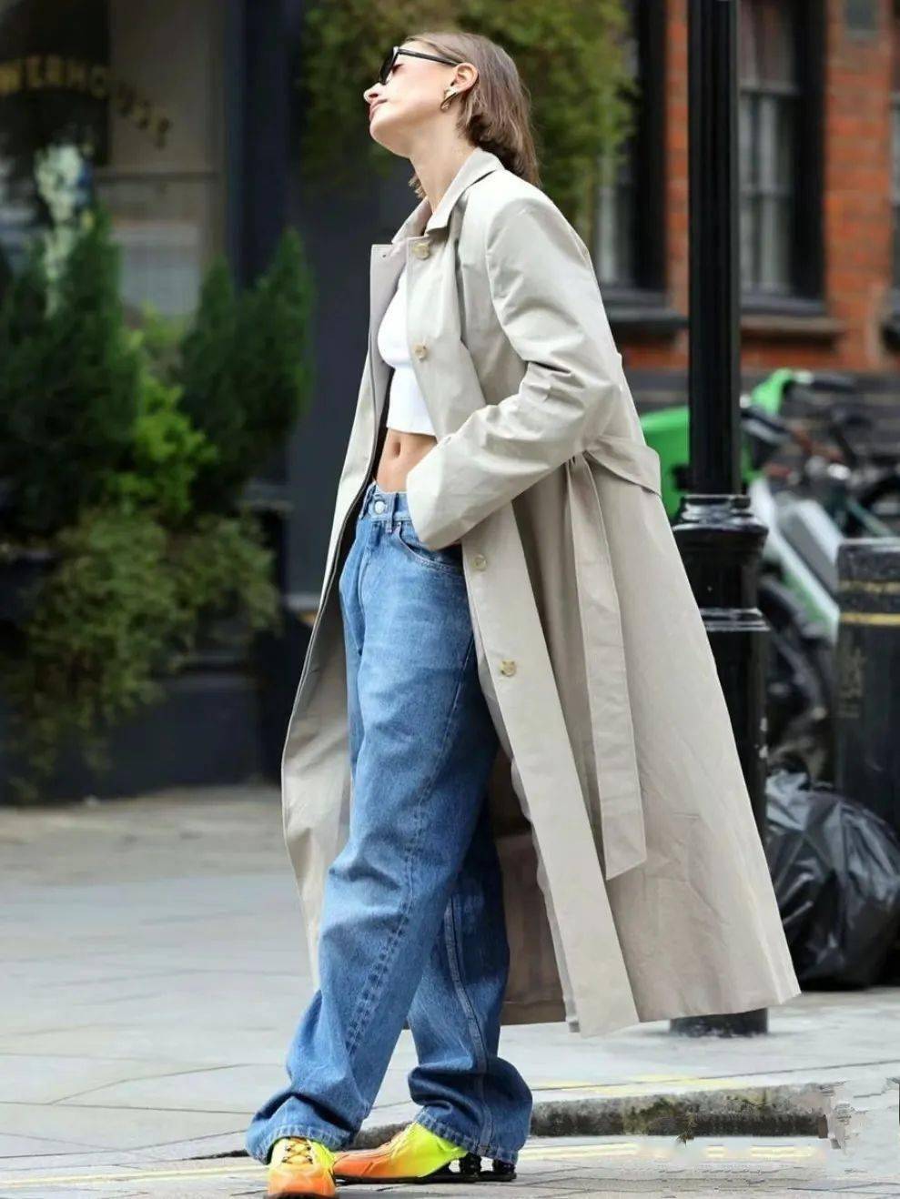 风衣牛仔裤春天最潮穿搭