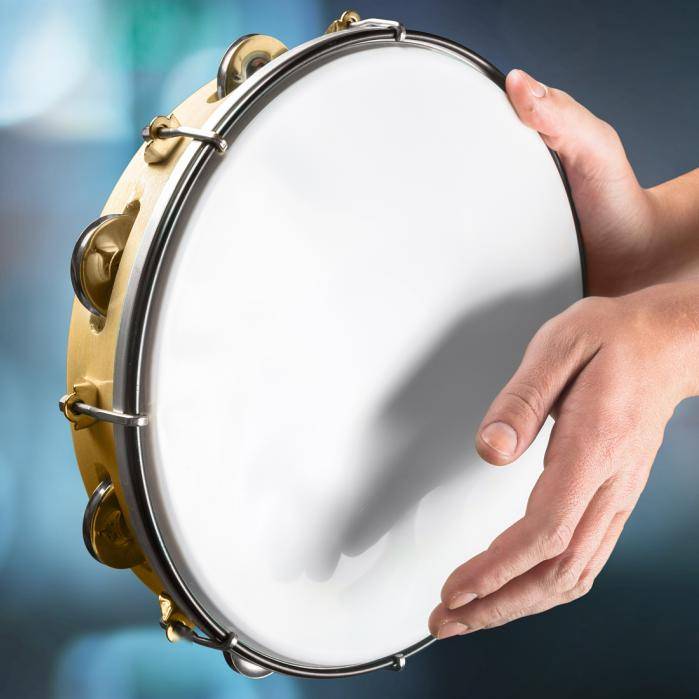 在具备一定基础后,我们将引入排鼓,大军鼓,钢片琴,新疆手鼓等多种丰富