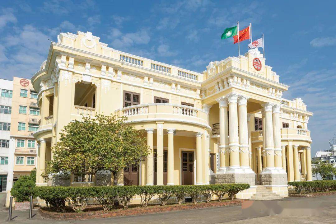 澳门的广州岭南中学男校,并从1948年至今成为澳门岭南中学的办学大楼