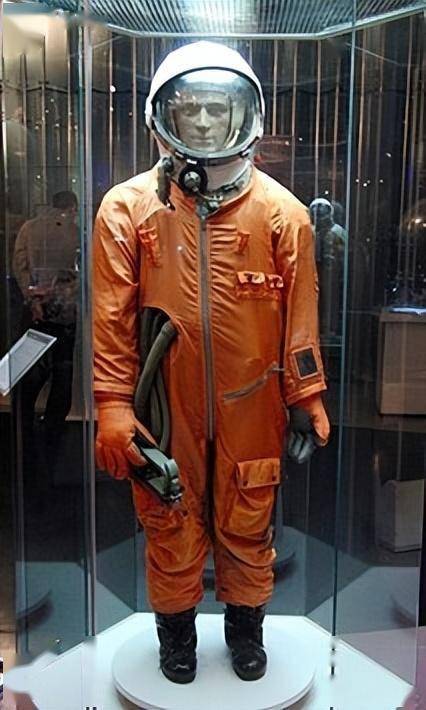 神十七航天员准备第二次出舱,航天服舱内舱外大不一样_压力_宇航服