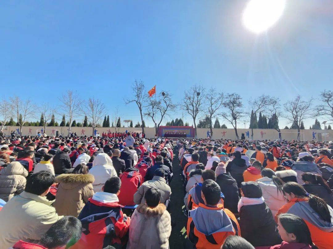 少年蓄力齐逐梦龙行龘龘启新程朱台镇中学举行开学典礼暨教学质量表彰