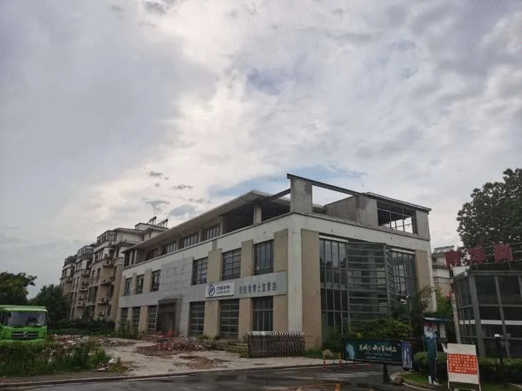 曝光仪征这个违建钉子户