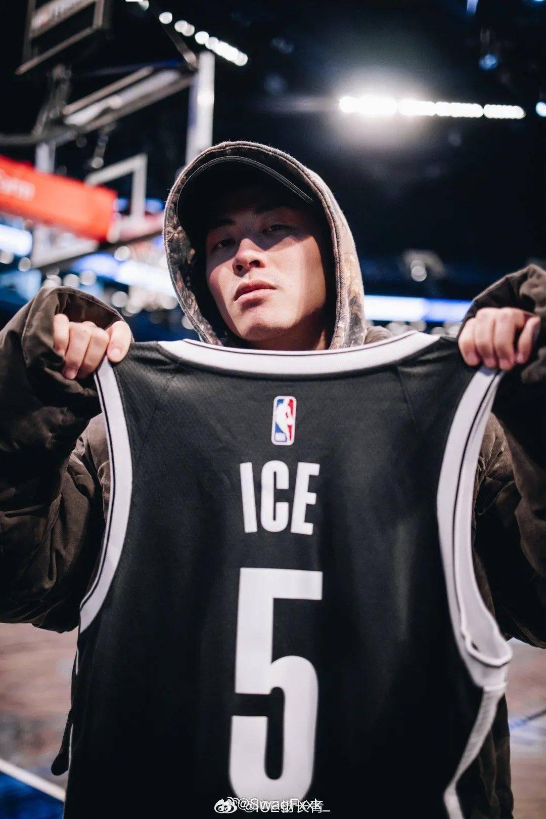多名rapper现身nba赛场还获得了专属球衣