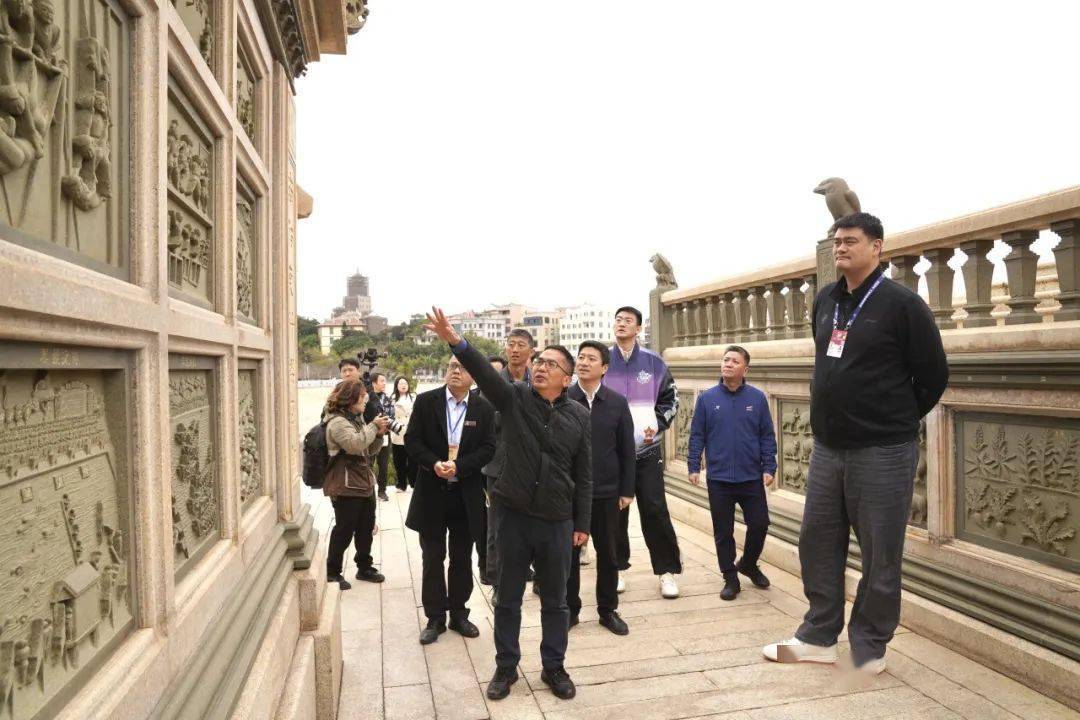 今天,姚明现身厦门集美学村!_陈嘉庚_球员_篮球场