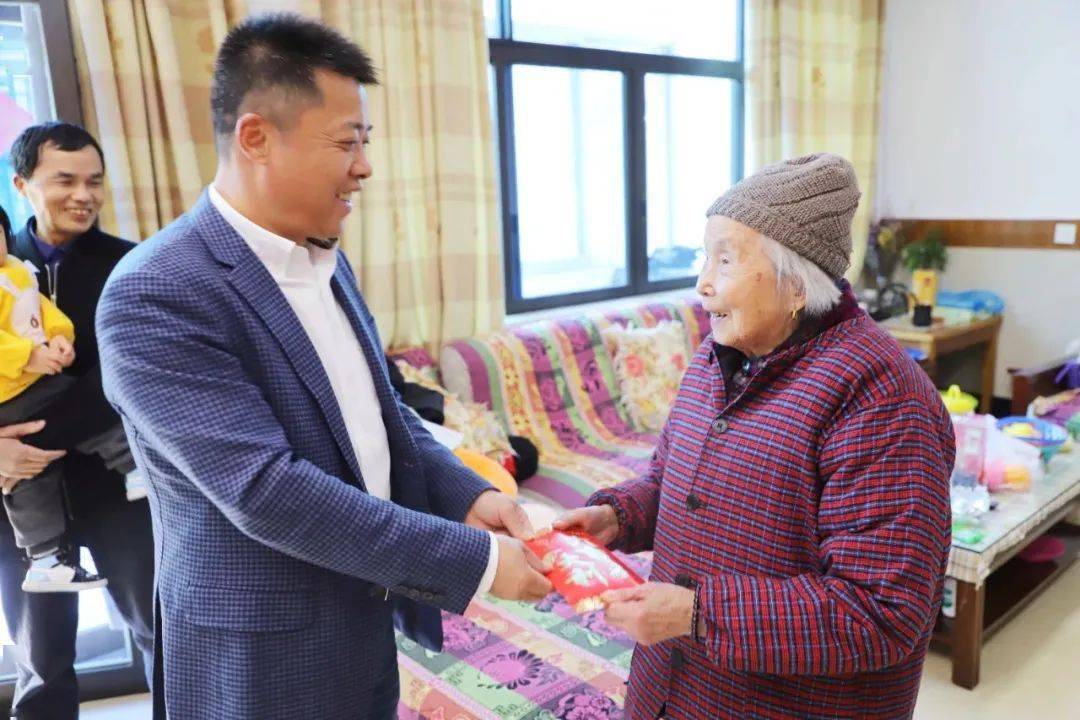 唱响新时代的"长江之歌"_李洪耀_发展_村民