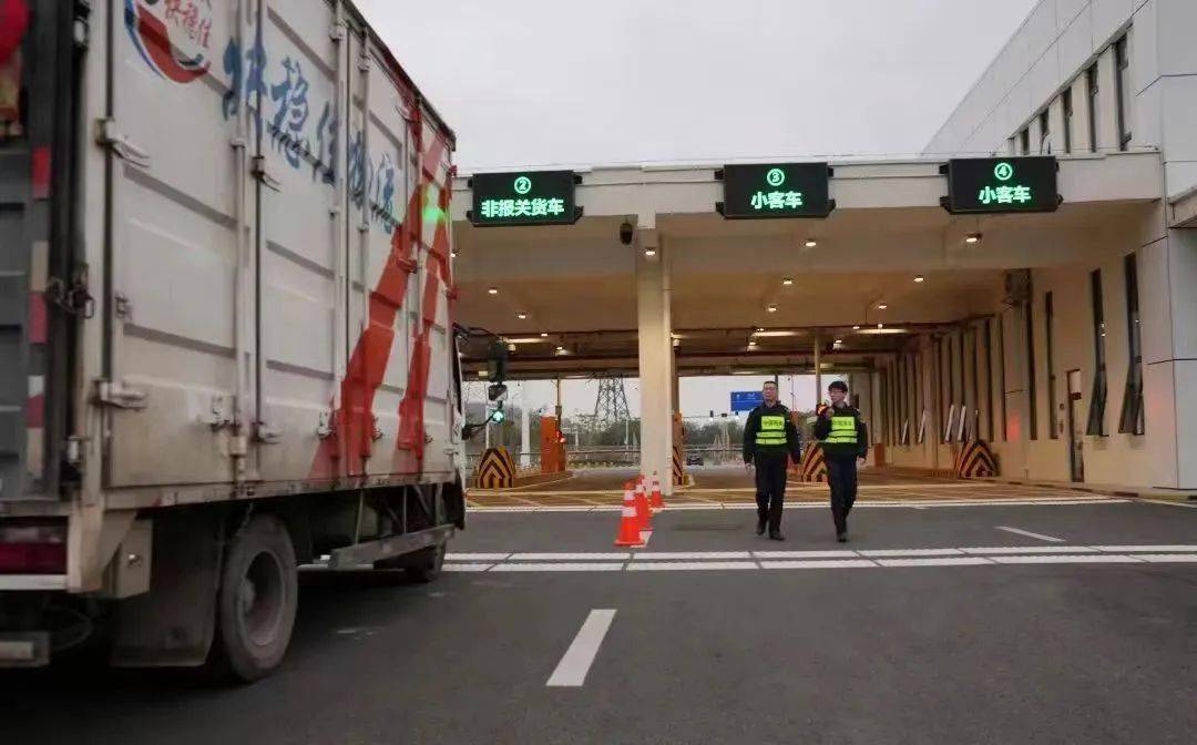 横琴粤澳深度合作区封关运行平稳开局_澳门_通道_二线