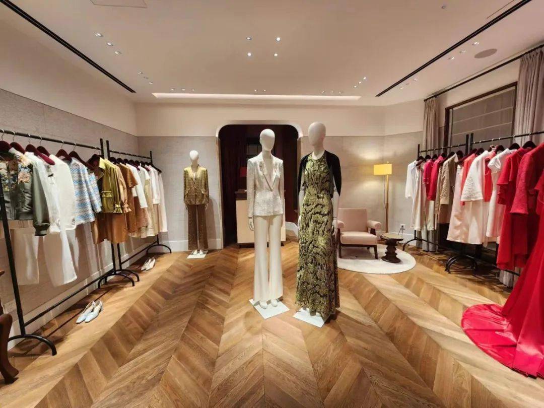 华丽探店 | 雅莹新店为何"藏身"上海新乐路的私宅?_品牌_集团_商业