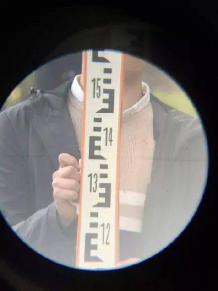 一个公式:因为:水准仪说白了就是一个带有十字丝并且绝对水平的望远镜