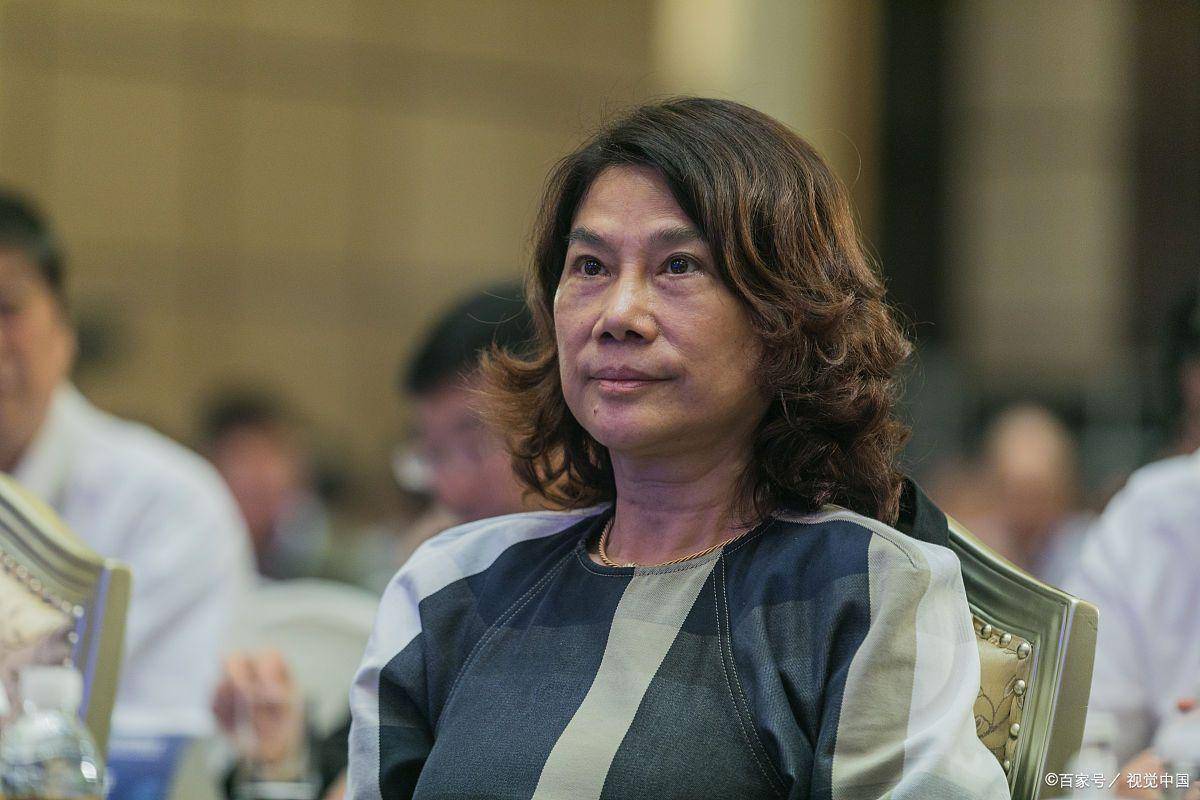 决心与魄力:解读格力电器董事长董明珠的领袖风范