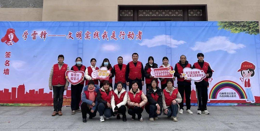 事迹展览身边好人好事设立好人好事事迹展览区,全国最美志愿者谢龙生