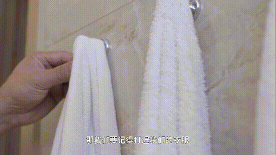 "烟囱效应"是在相对封闭的竖向空间内,由于气流对流而促使烟气和热气