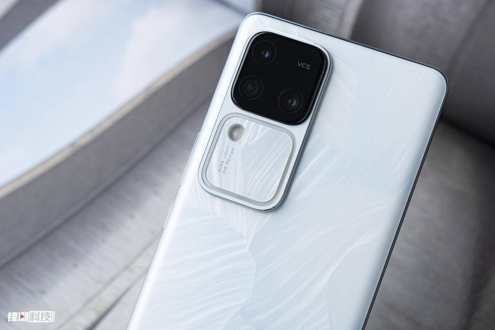 vivo s18 pro 的主摄和超广角都升级到了旗舰 x100 系列同款传感器