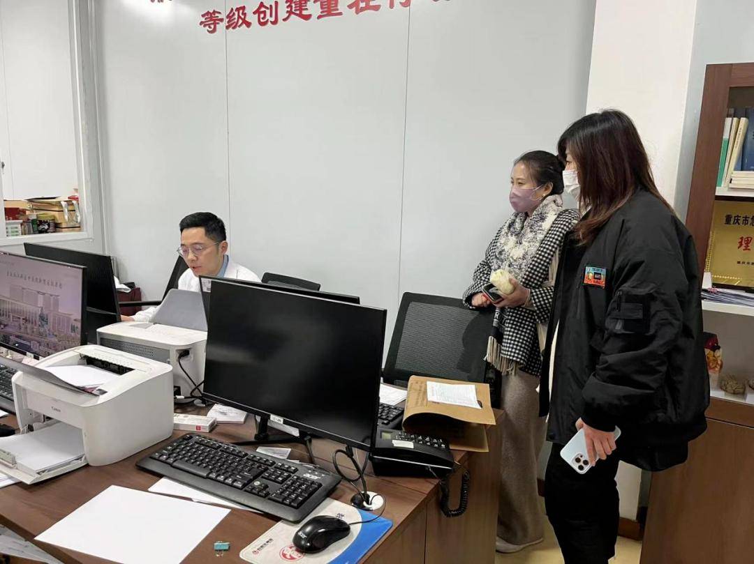 孤寡老人有了两个"女儿"_爷爷_二社区_服务