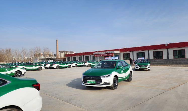 库尔勒:"雷锋日" 2082辆出租车将提供免费乘车服务_活动_弘扬_纪念日