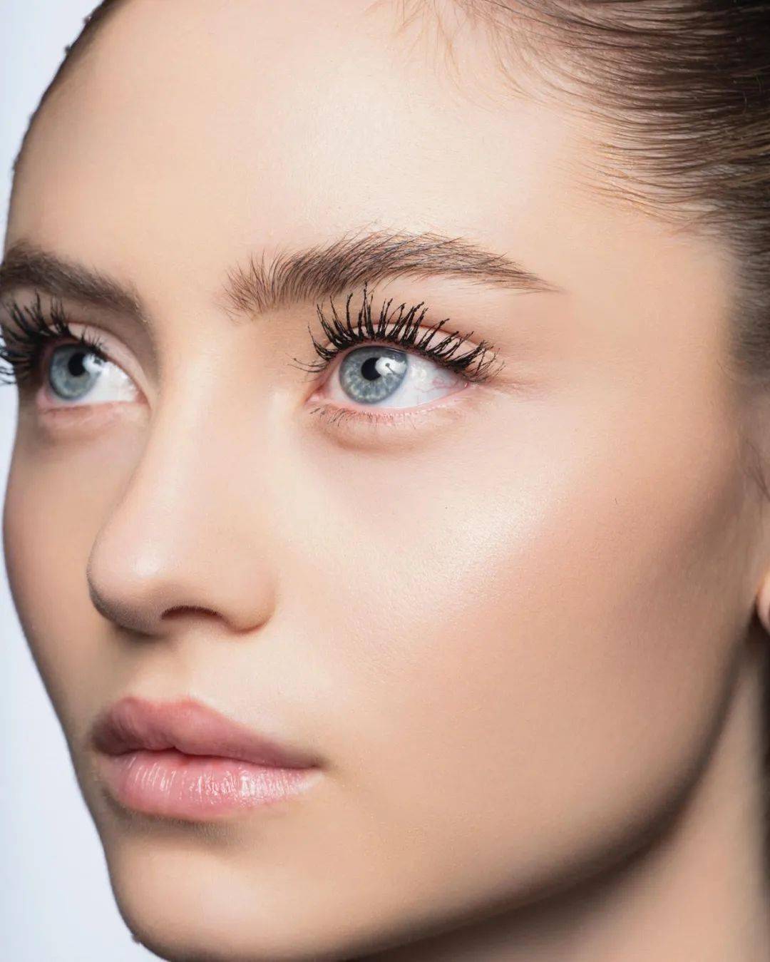 最美星二代公开素颜照,全脸都是痘痘,不得不暂退模特圈!