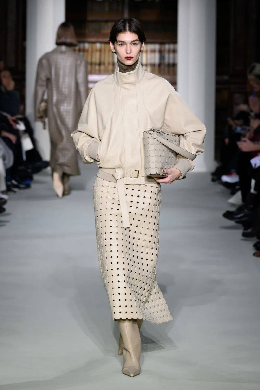 我们如何用时装去谱写一种女性风格