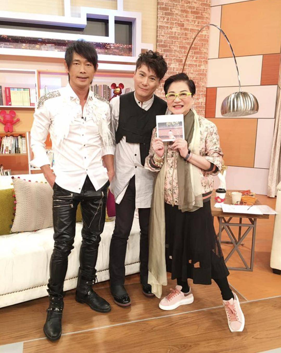 名利场||时代缝隙里的老歌手们,过得不要太滋润……_黄品源_黄韵玲_首