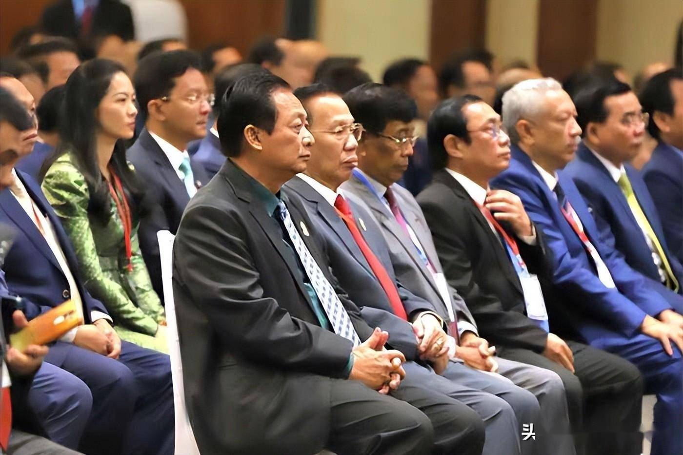 柬埔寨3名富豪连任参议员