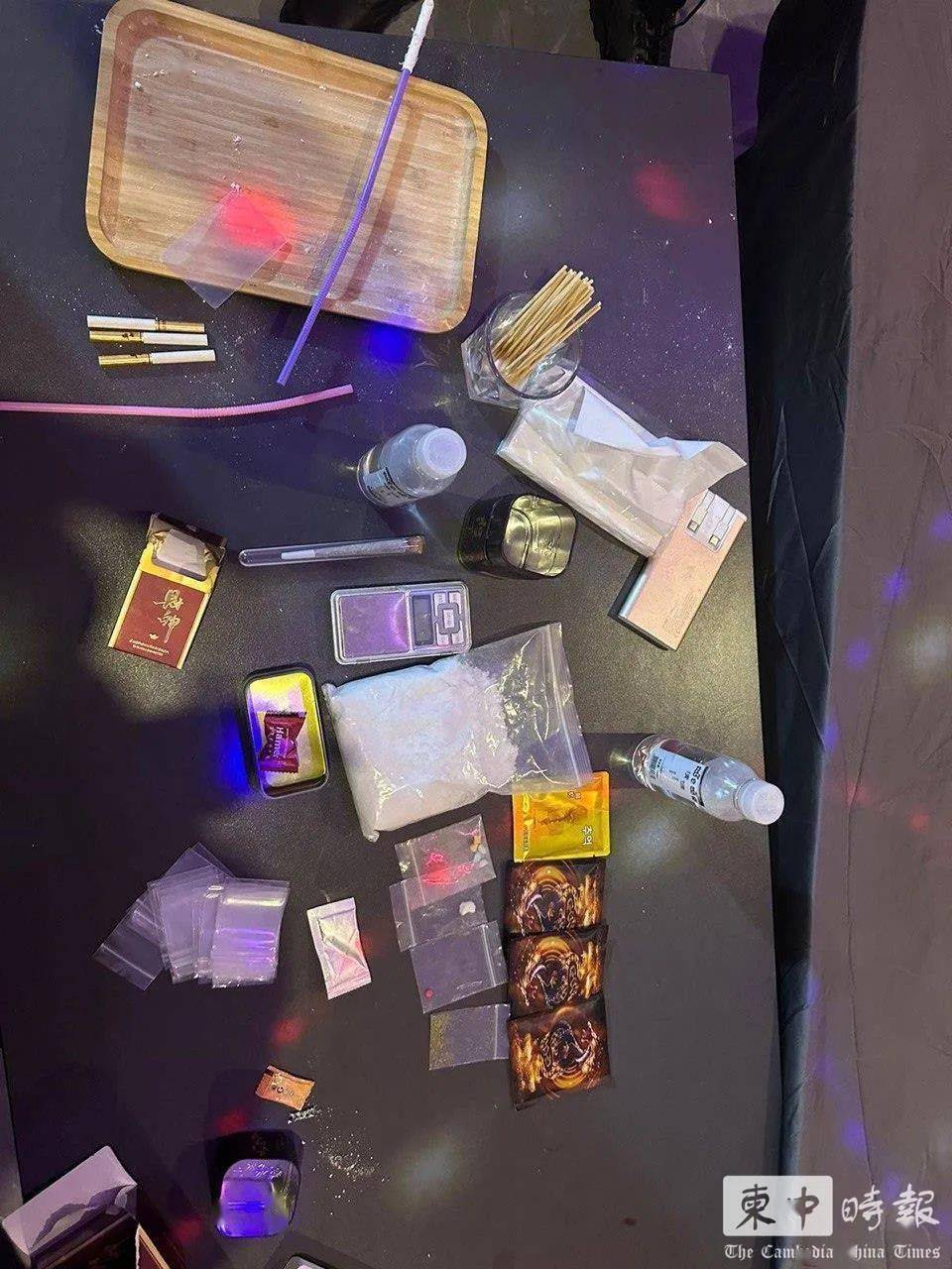西港警局长带队突查一酒吧 87人涉毒被捕
