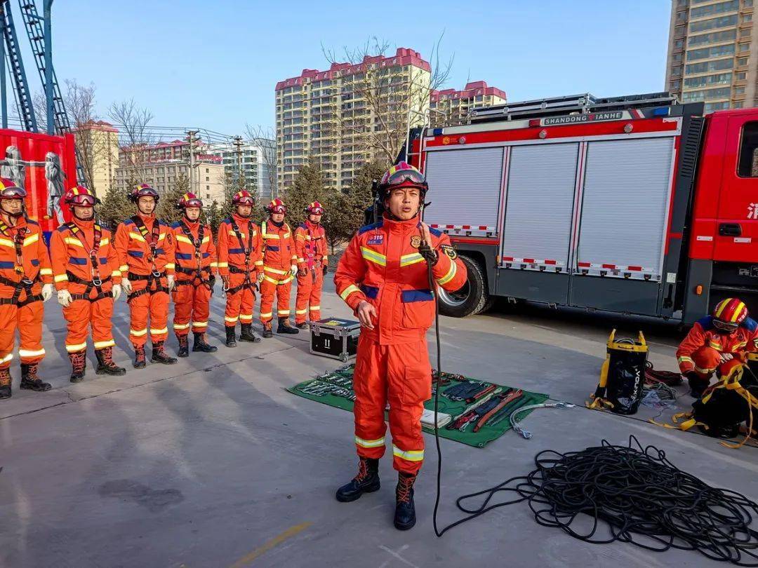 全市消防救援队伍灭火救援攻坚组培训班系列报道二:绳索救援技术培训_