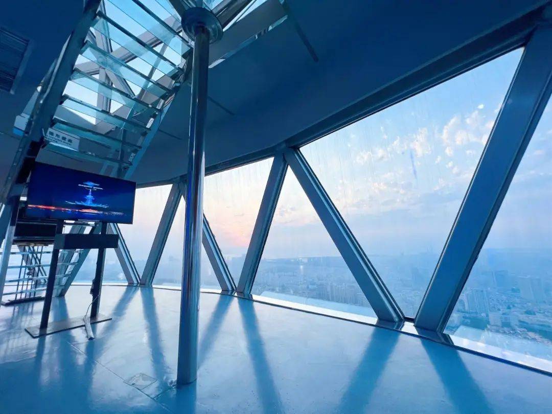 热门打卡地 |【青岛电视塔】￥49.9享单人夜场观光票(17:00-19:30停止