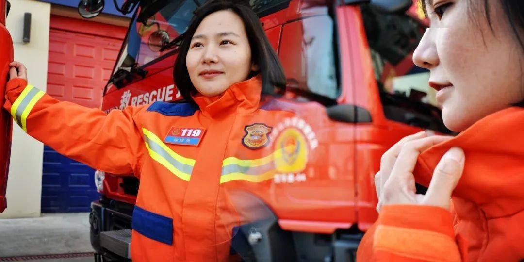 定格美好唐山市消防救援支队妇女节专题拍摄活动镜彩瞬间
