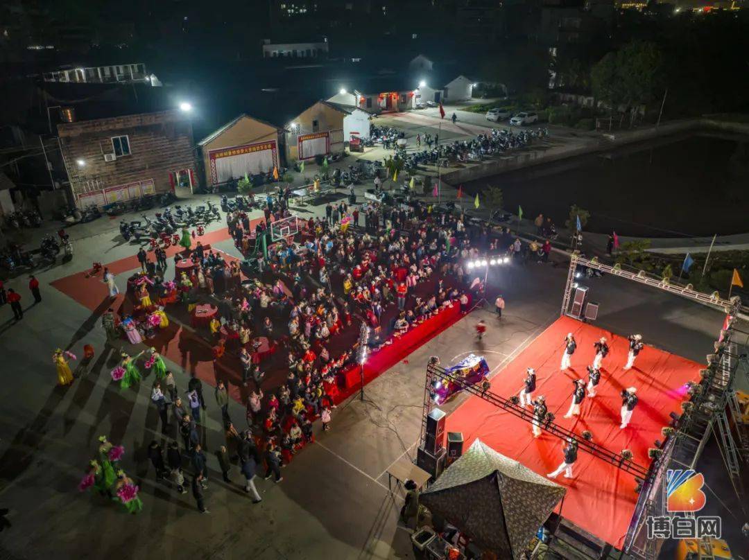 参演人员合影↓↓↓博白镇新仲村高阳垌庆祝"三八"妇女节首届联欢晚会