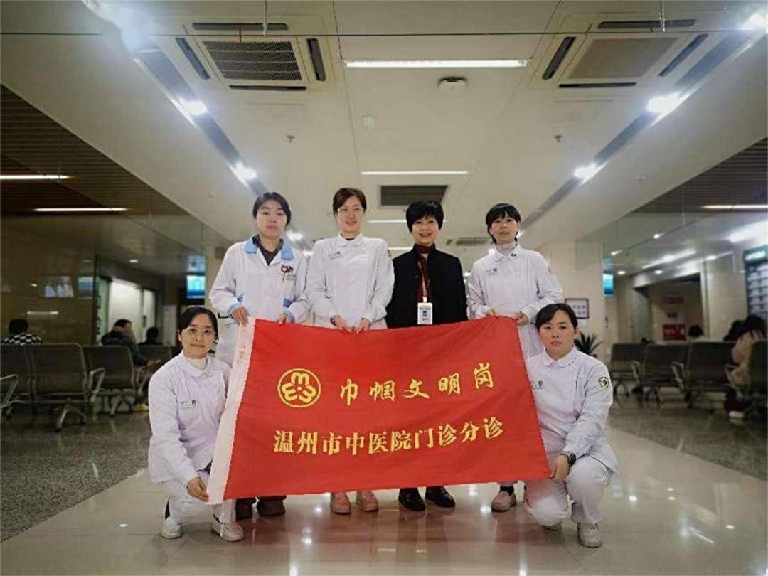 妇科颜晓钏,肝病科陈靓,内科刘三海,营养科陈爱娇及护理团队不仅提供