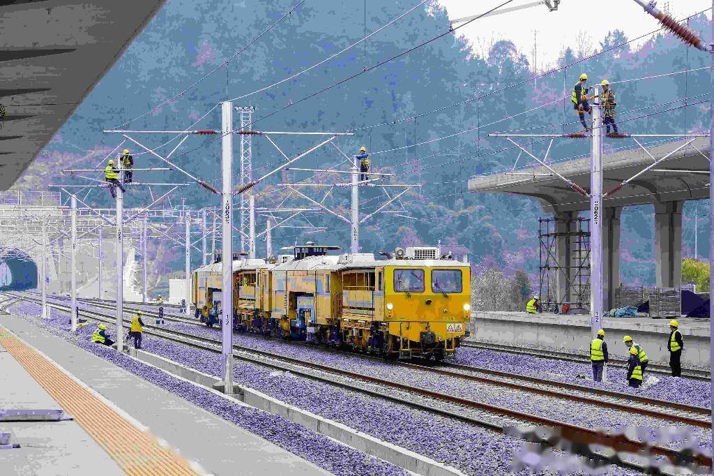 春风三月启征程五区共兴万象新巴中振兴路上阔步行