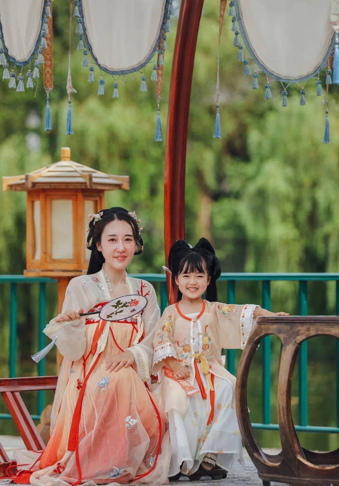 1098春游横店影视城秦王宫清明上河图梦外滩梦幻谷圆明新园春苑动车