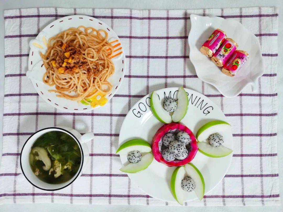 "光,"味"你而来——东华幼儿园第三周幼儿带量食谱_瘦肉_胡萝卜_大米