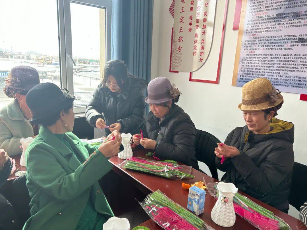 长流水村向基层妇女群众开展了"巾帼争先 普法先行"妇女维权知识宣讲
