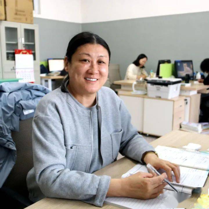 dayhappywomens day祝愿大家节日快乐沙湾一中的老师们对教育事业献