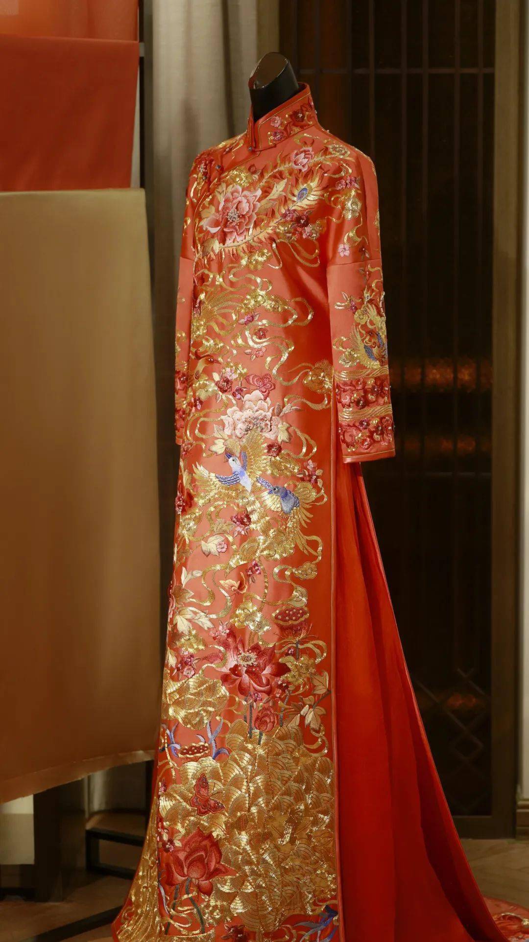 芳华悦己共赏华衣女神们节日快乐