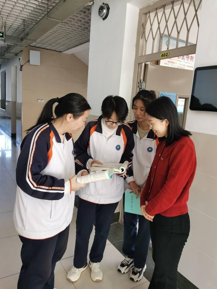 济南十一中:发着光的她们,在学生心里种花