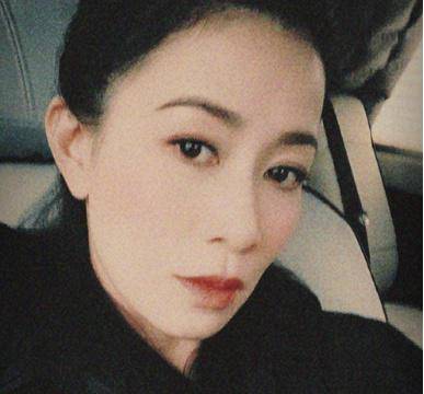 佘诗曼晒年代妆容超美这份港式复古妆攻略请查收