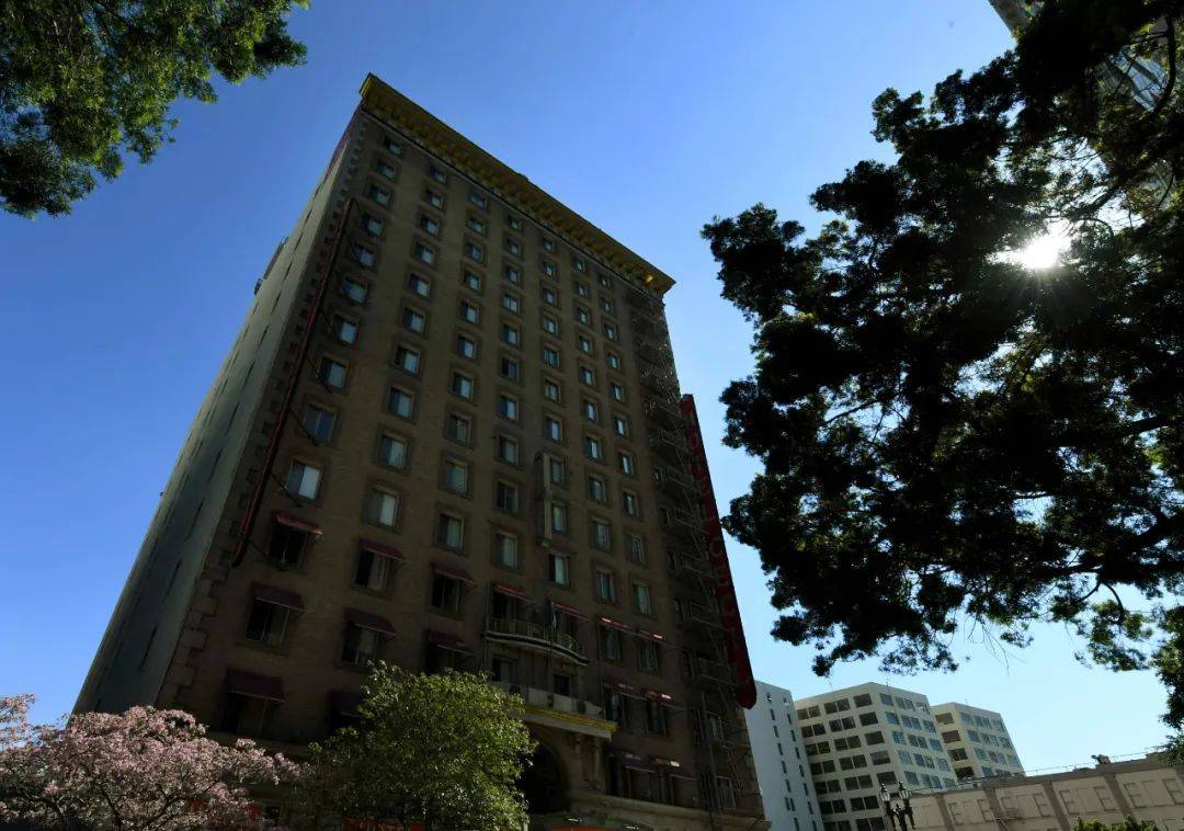 这家酒店挂牌出售!至少16人殒命于此_塞西尔_死亡_美国