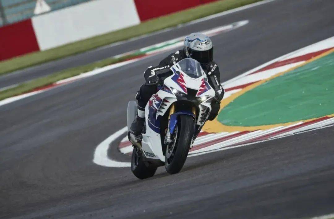 本田cbr 1000 rr-r sp 30th 仅剩一台可定!_搜狐汽车_搜狐网