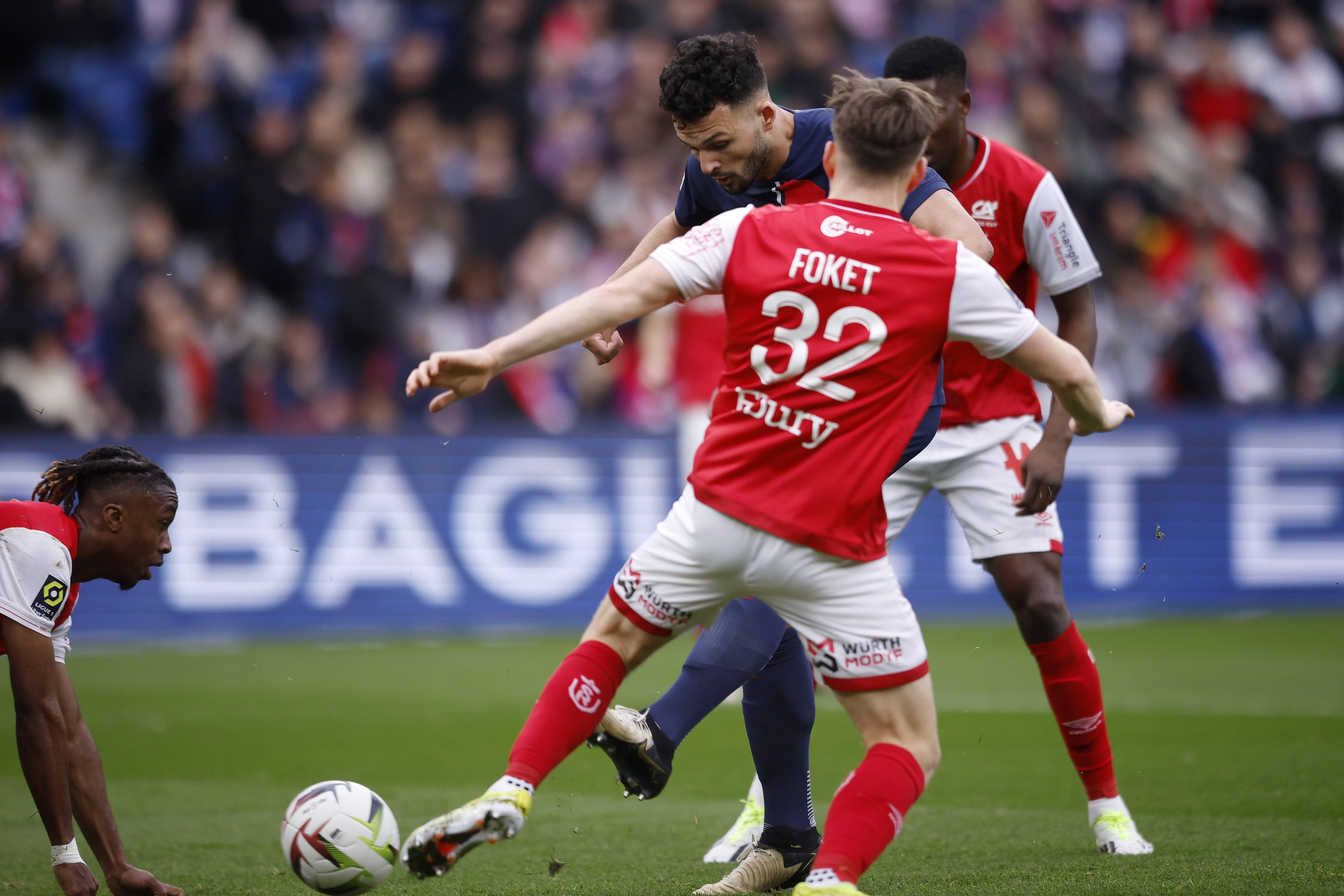 足球——法甲联赛:巴黎圣日耳曼战平兰斯_球员_比赛_拉莫斯